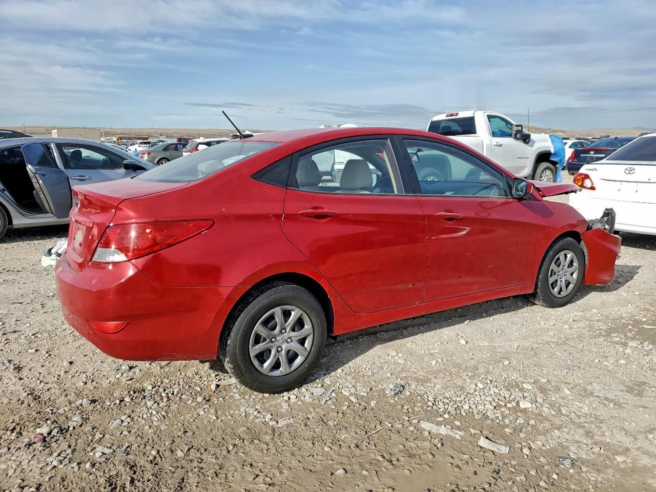 2013 Hyundai Accent Gls - Фото 3