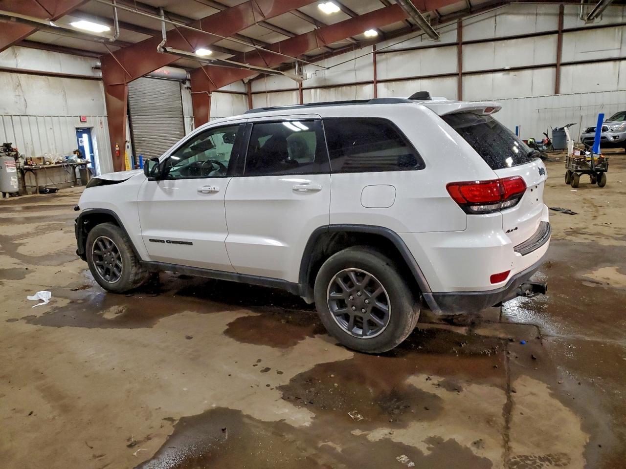 2018 Jeep Grand Cherokee Laredo - Фото 2