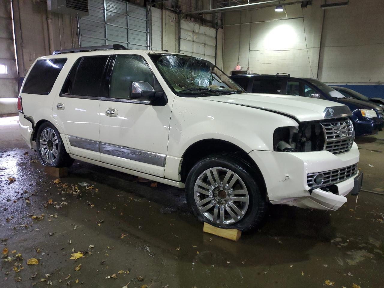 2011 Lincoln Navigator - Image 4