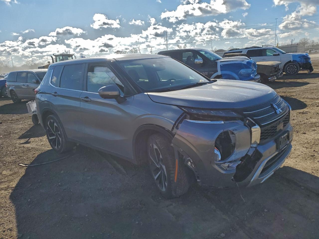 2022 Mitsubishi Outlander Se - Фото 4