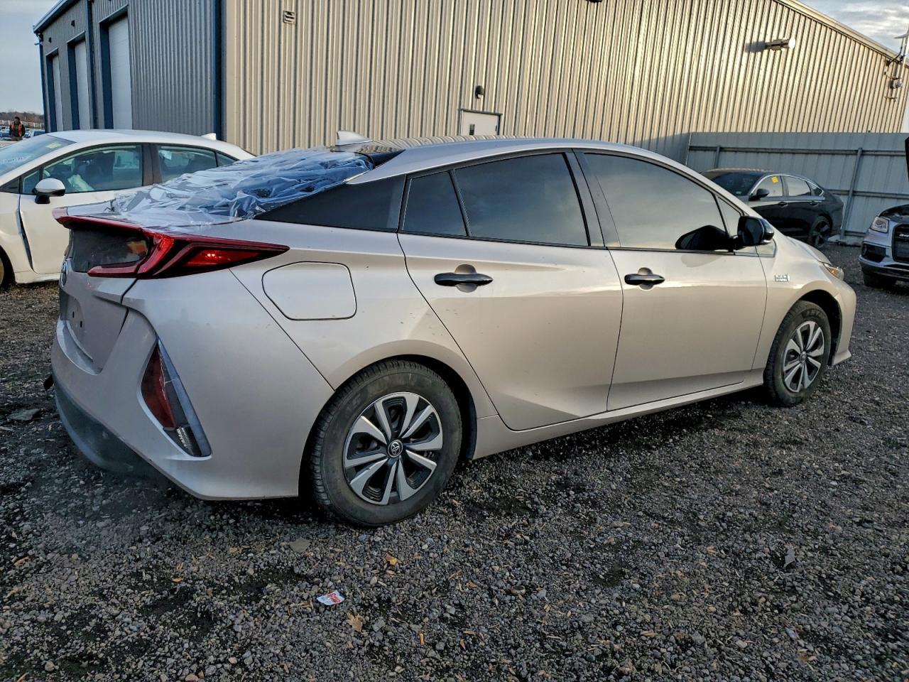 2017 Toyota Prius Prime - Фото 3