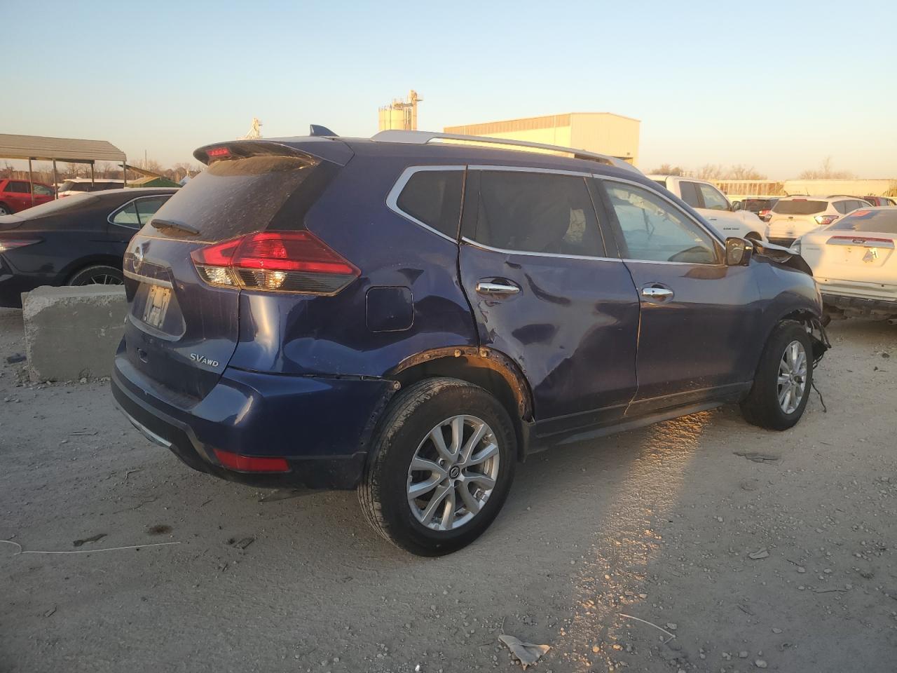 2017 Nissan Rogue S - Фото 3