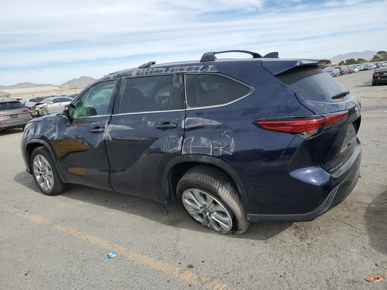 2022 Toyota Highlander Limited - Image 2