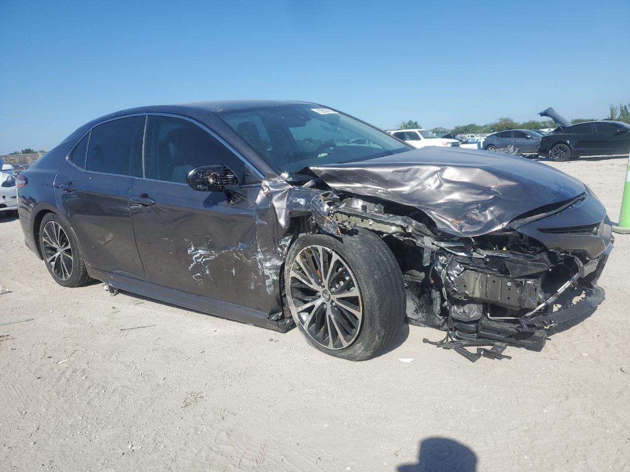 2020 Toyota Camry Se - Image 4