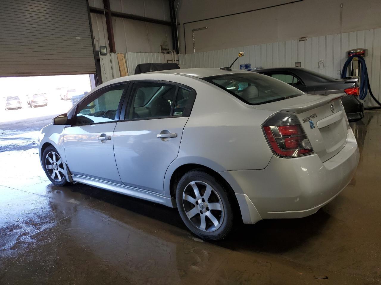2011 Nissan Sentra 2.0 - Image 2