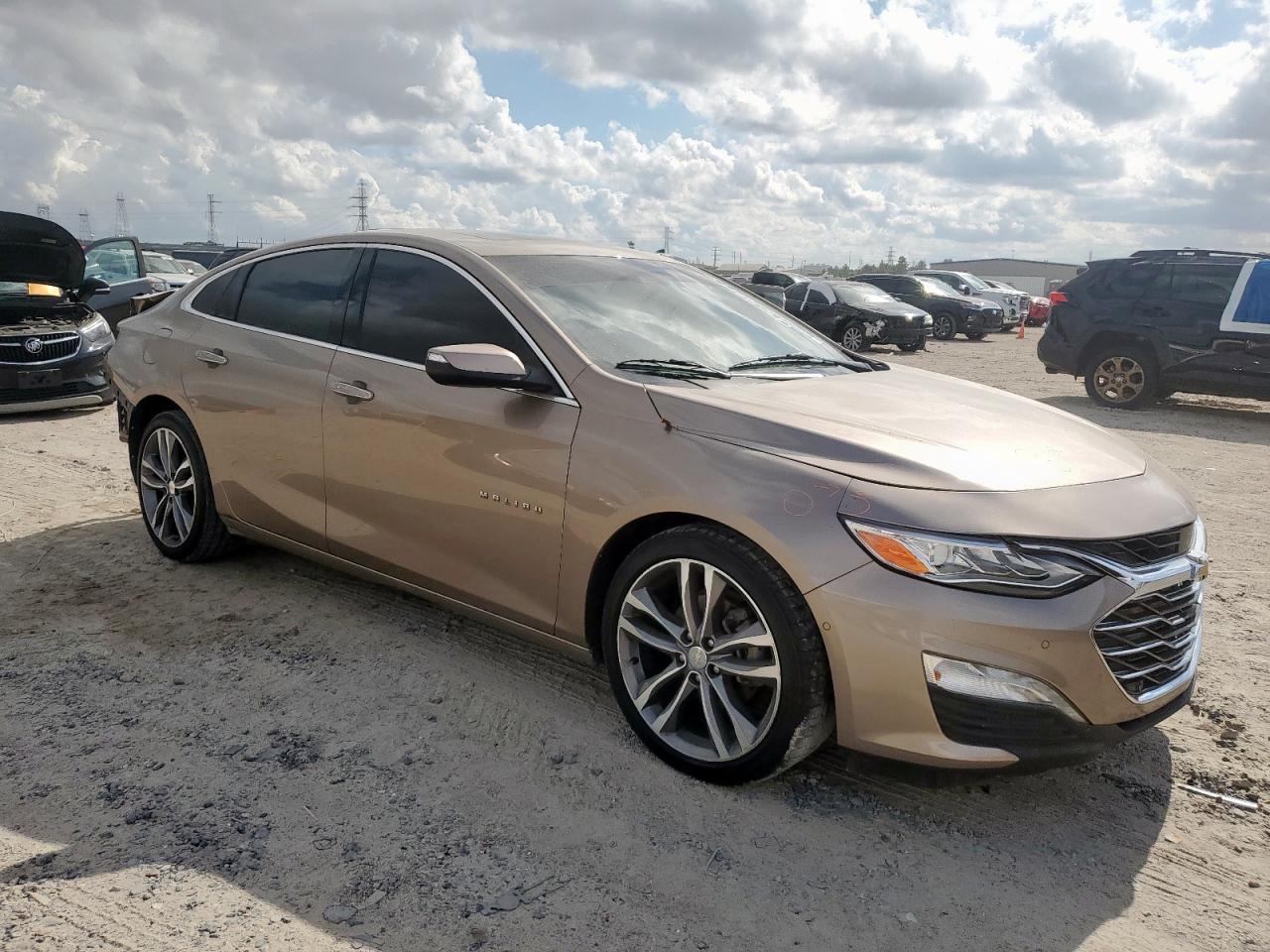 2019 Chevrolet Malibu Premier - Image 4