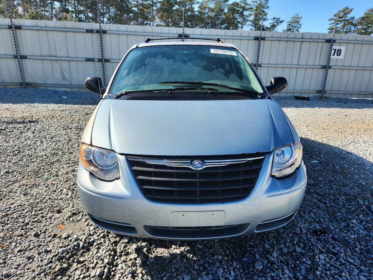 2005 Chrysler Town & Country - Image 5