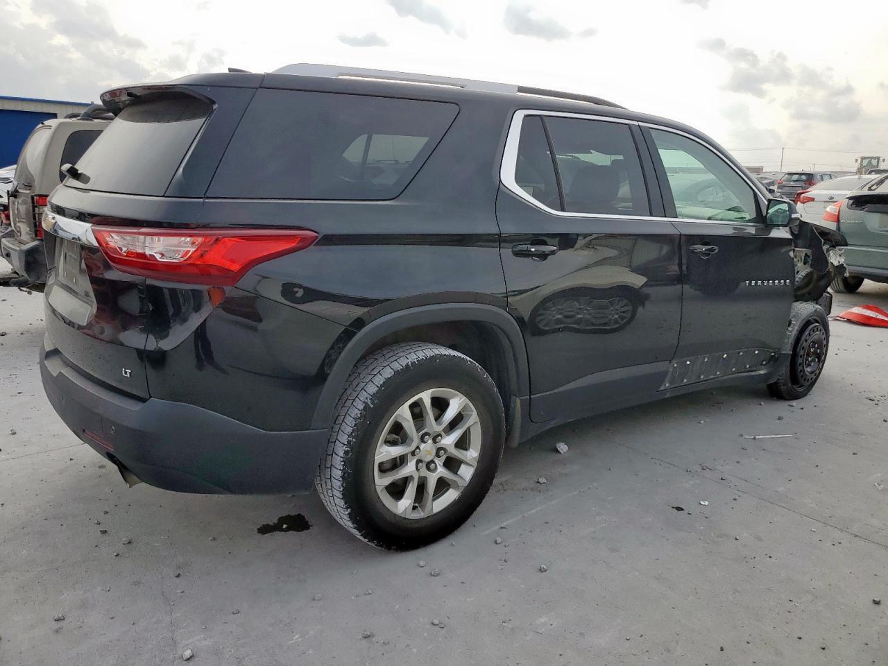 2018 Chevrolet Traverse Lt - Image 3