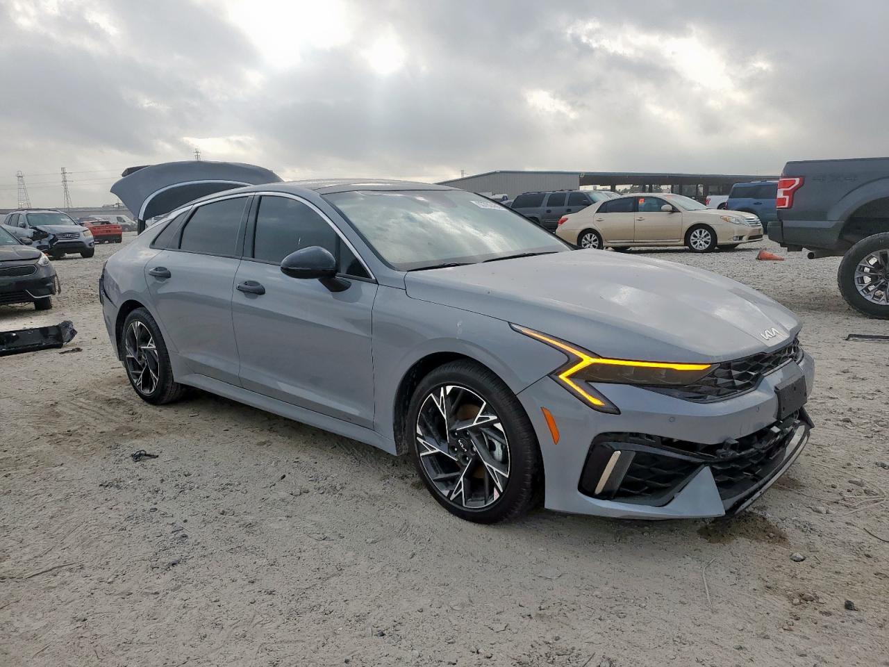 2025 Kia K5 Gt Line - Image 4