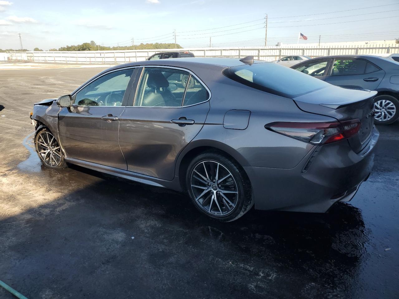 2024 Toyota Camry Se - Фото 2