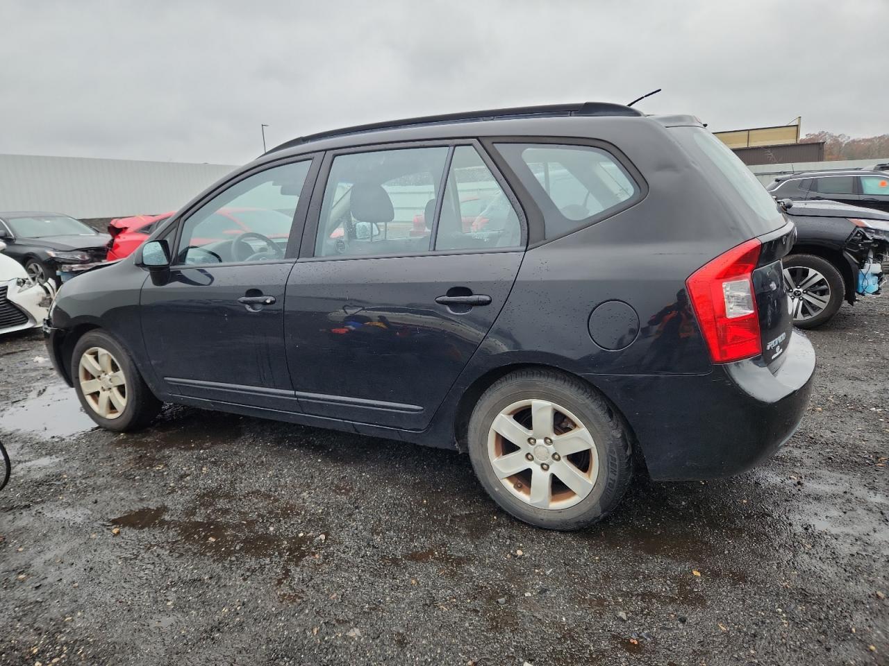 2008 Kia Rondo Base - Фото 2