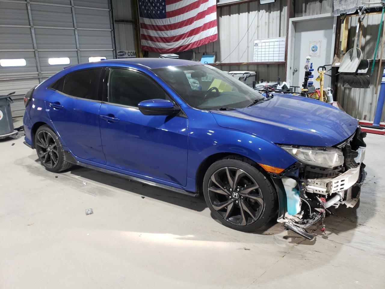 2018 Honda Civic Sport - Image 4