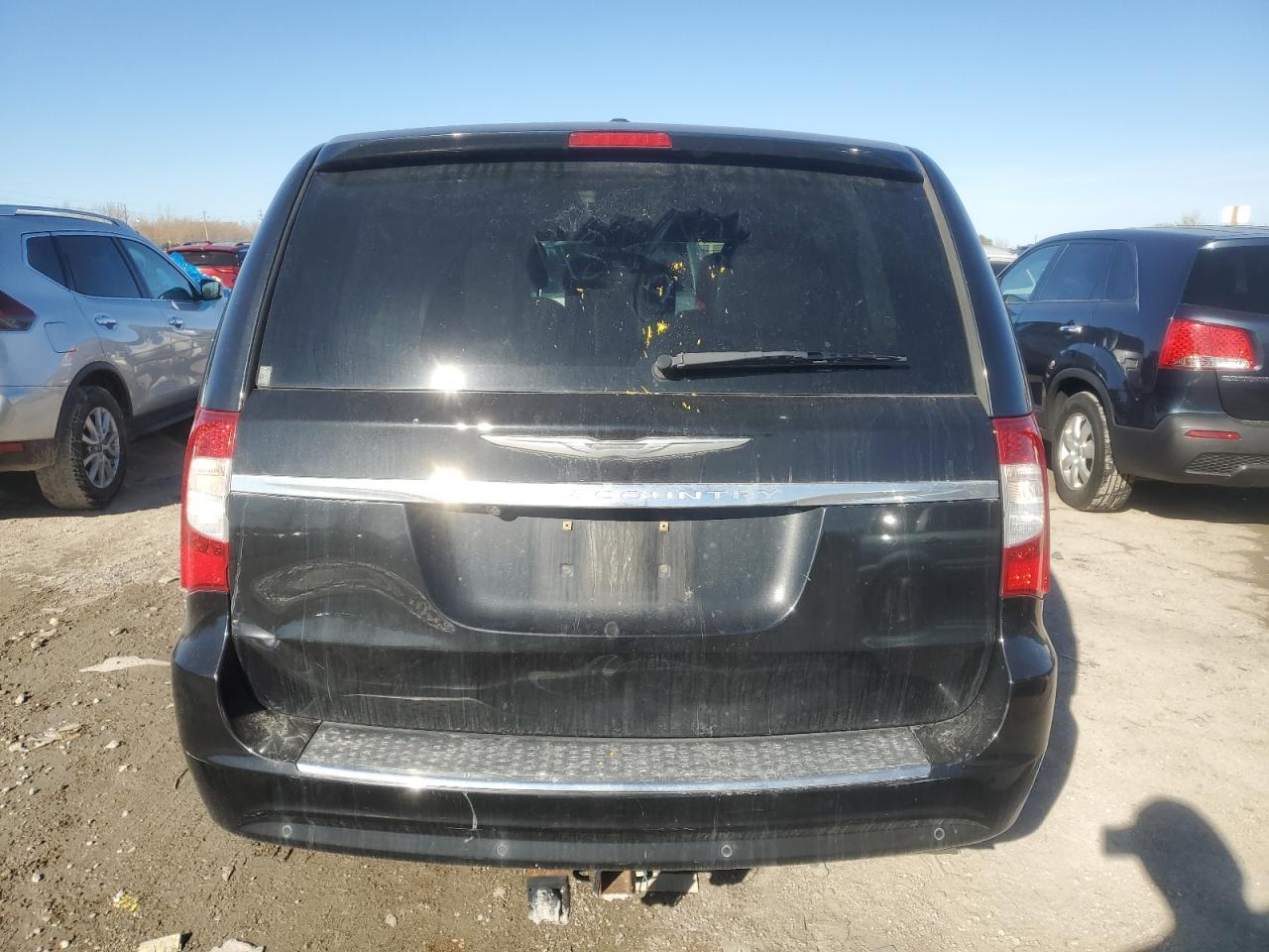 2012 Chrysler Town & Country Touring L - Фото 6