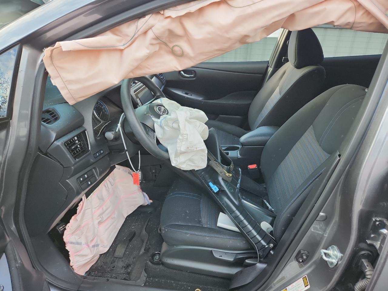 2025 Nissan Leaf S - Image 7