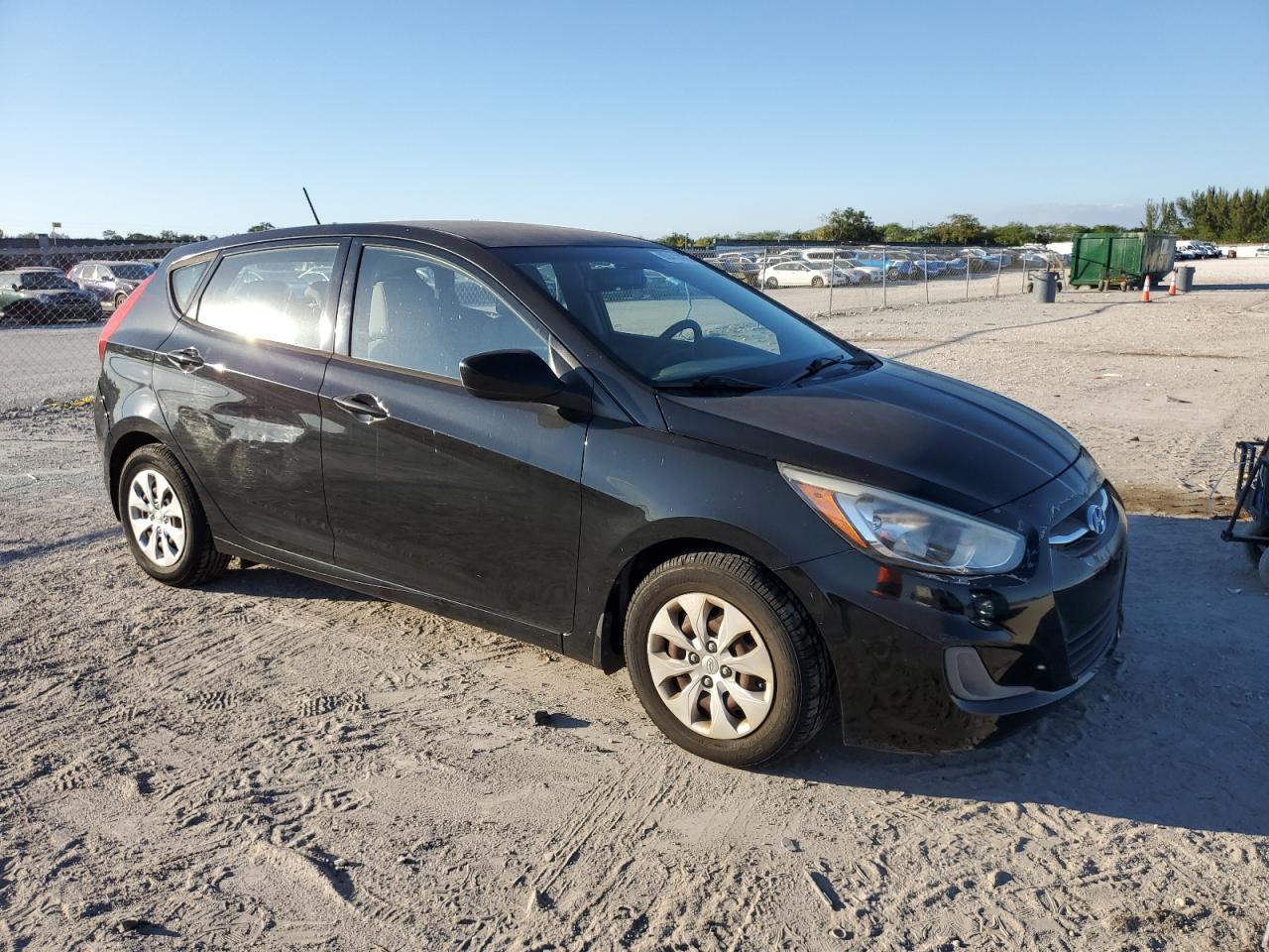 2016 Hyundai Accent Se - Фото 4