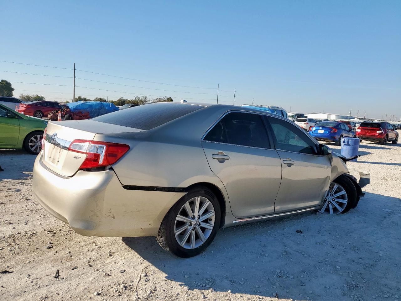 2014 Toyota Camry - Фото 3