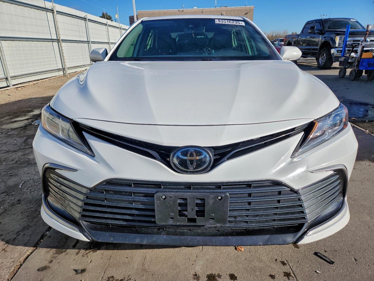 2022 Toyota Camry Le - Фото 5