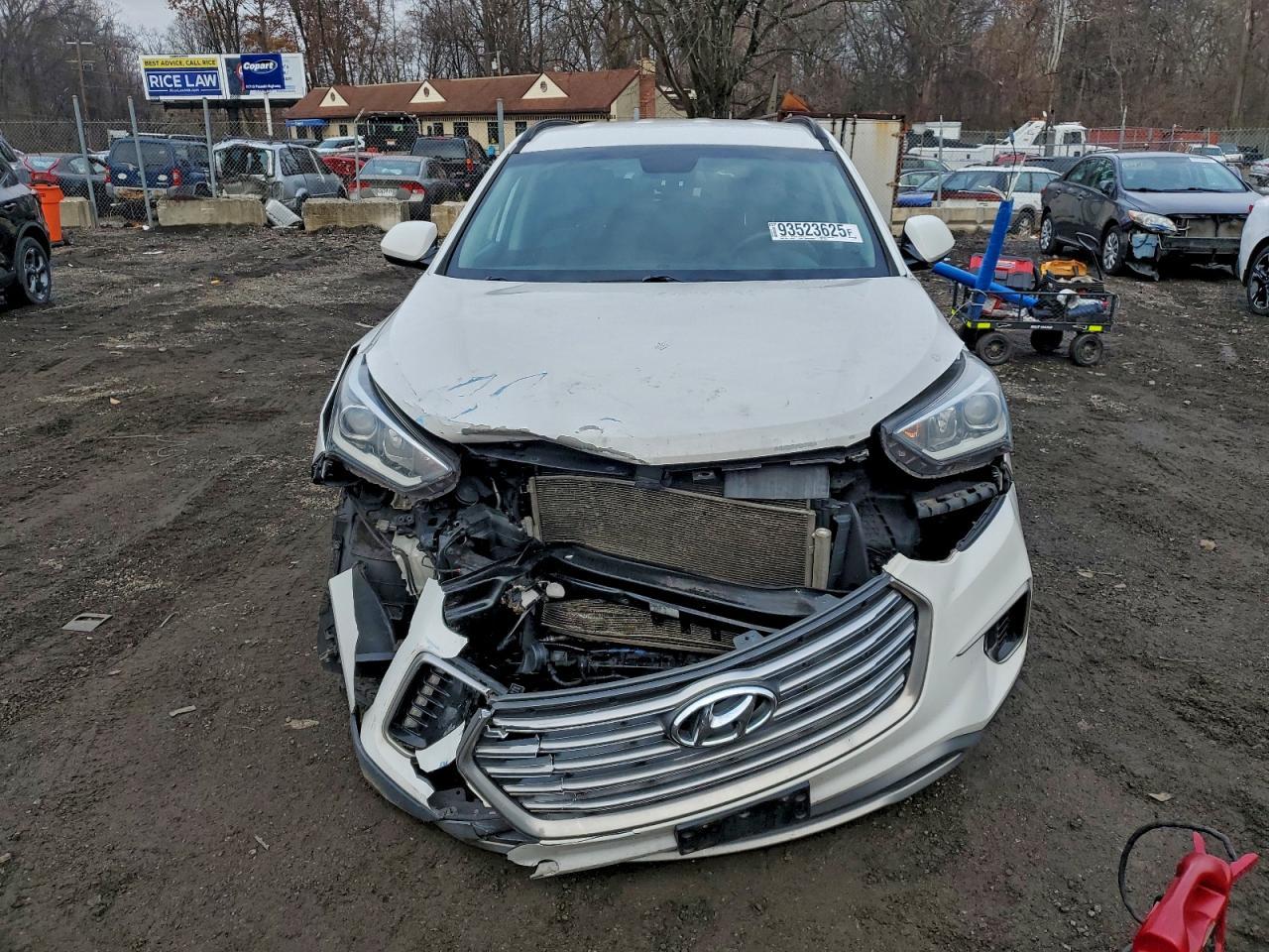 2017 Hyundai Santa Fe Se - Фото 5