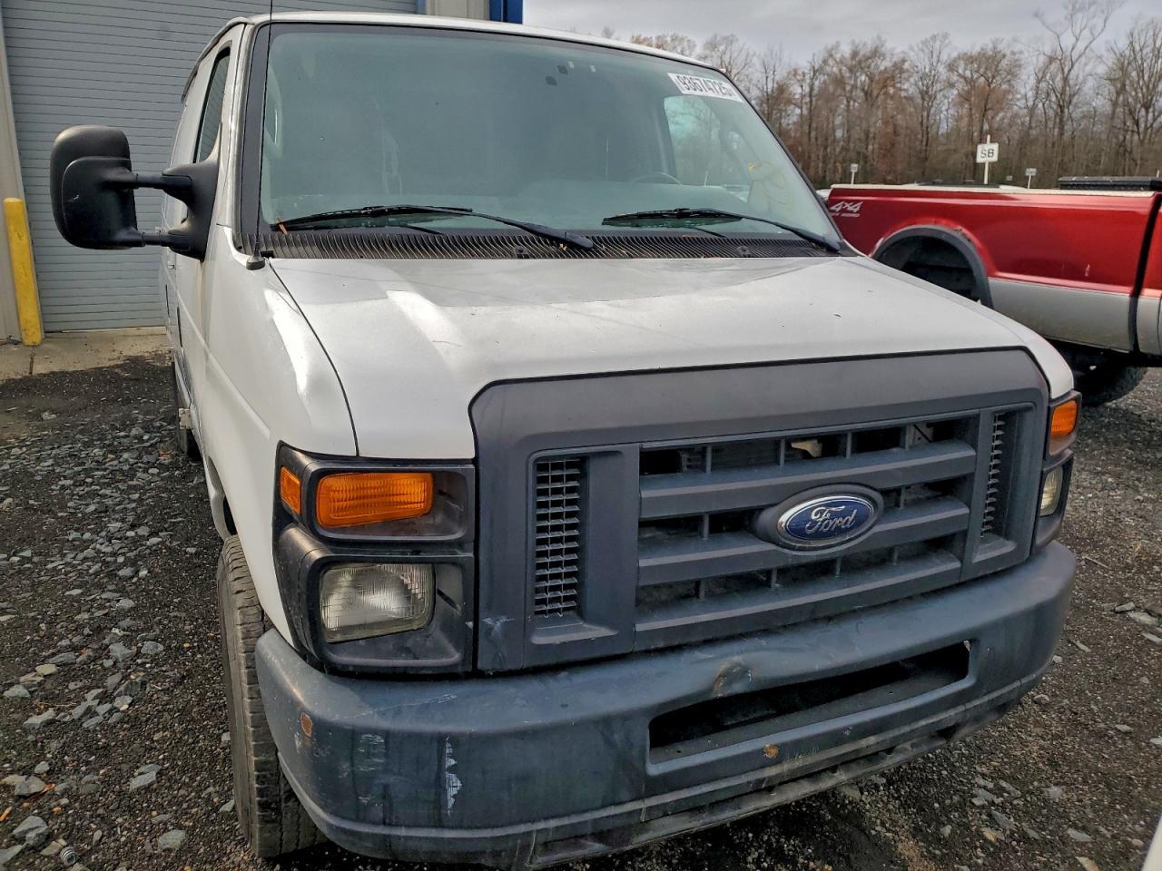 2014 Ford Econoline E250 Van - Фото 5