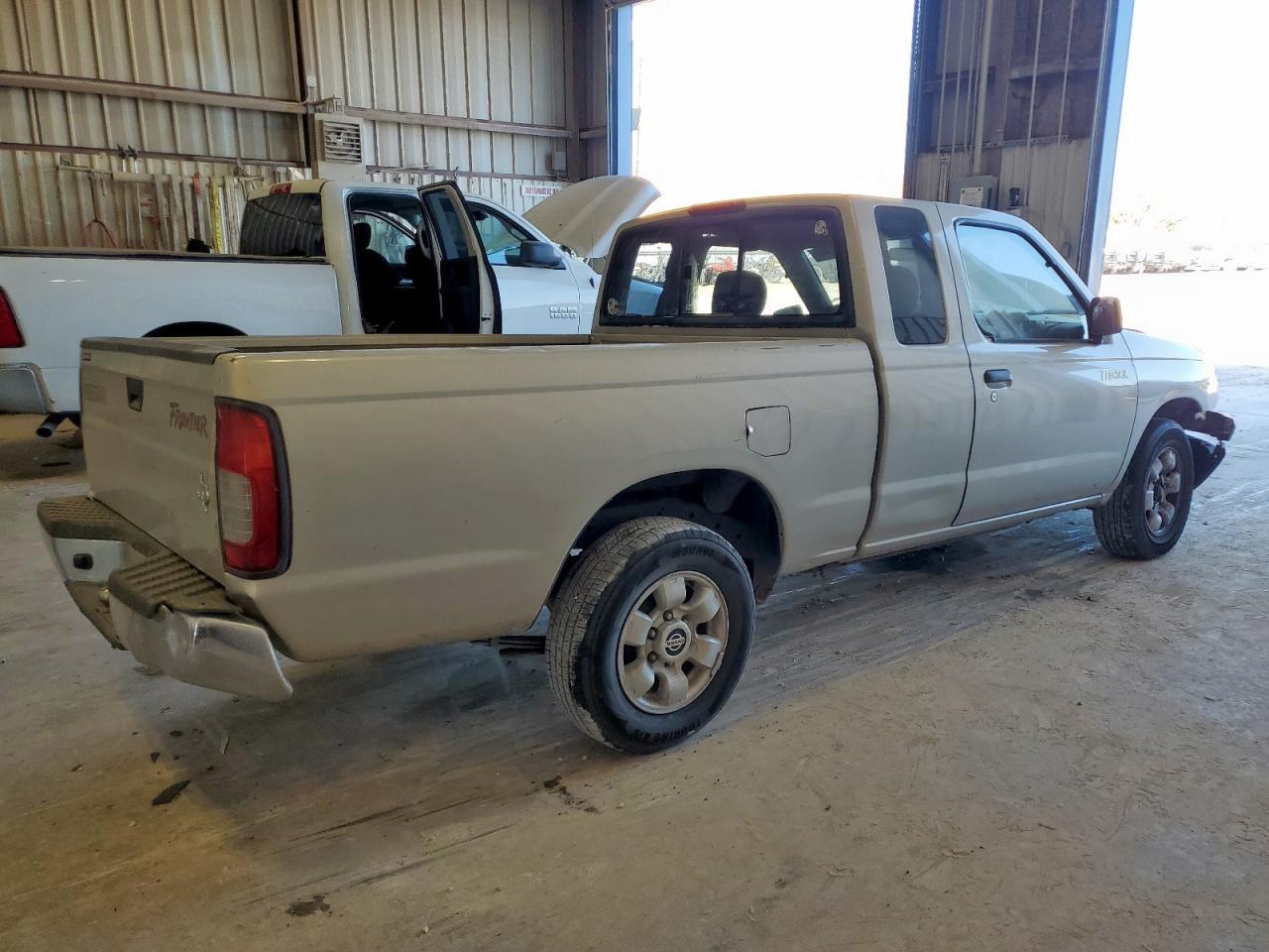 1999 Niss Frontier - Image 3