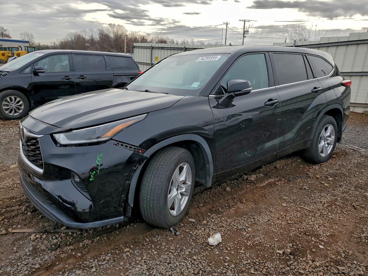 2021 Toyota Highlander Le