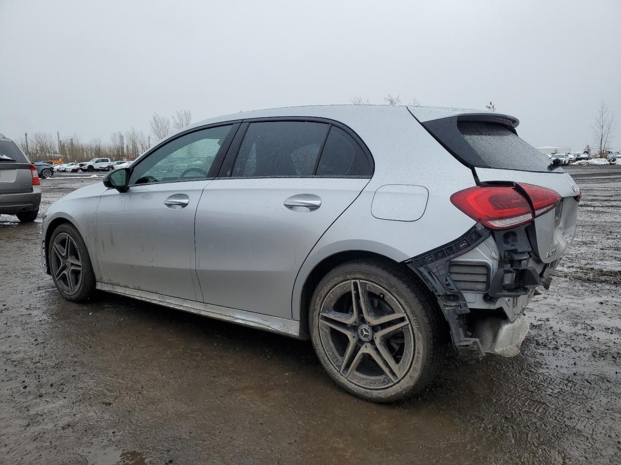 2022 Mercedes-Benz A 250 4Matic - Фото 2