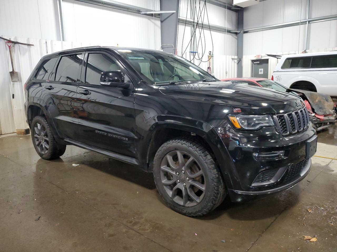 2020 Jeep Grand Cherokee Overland - Фото 4