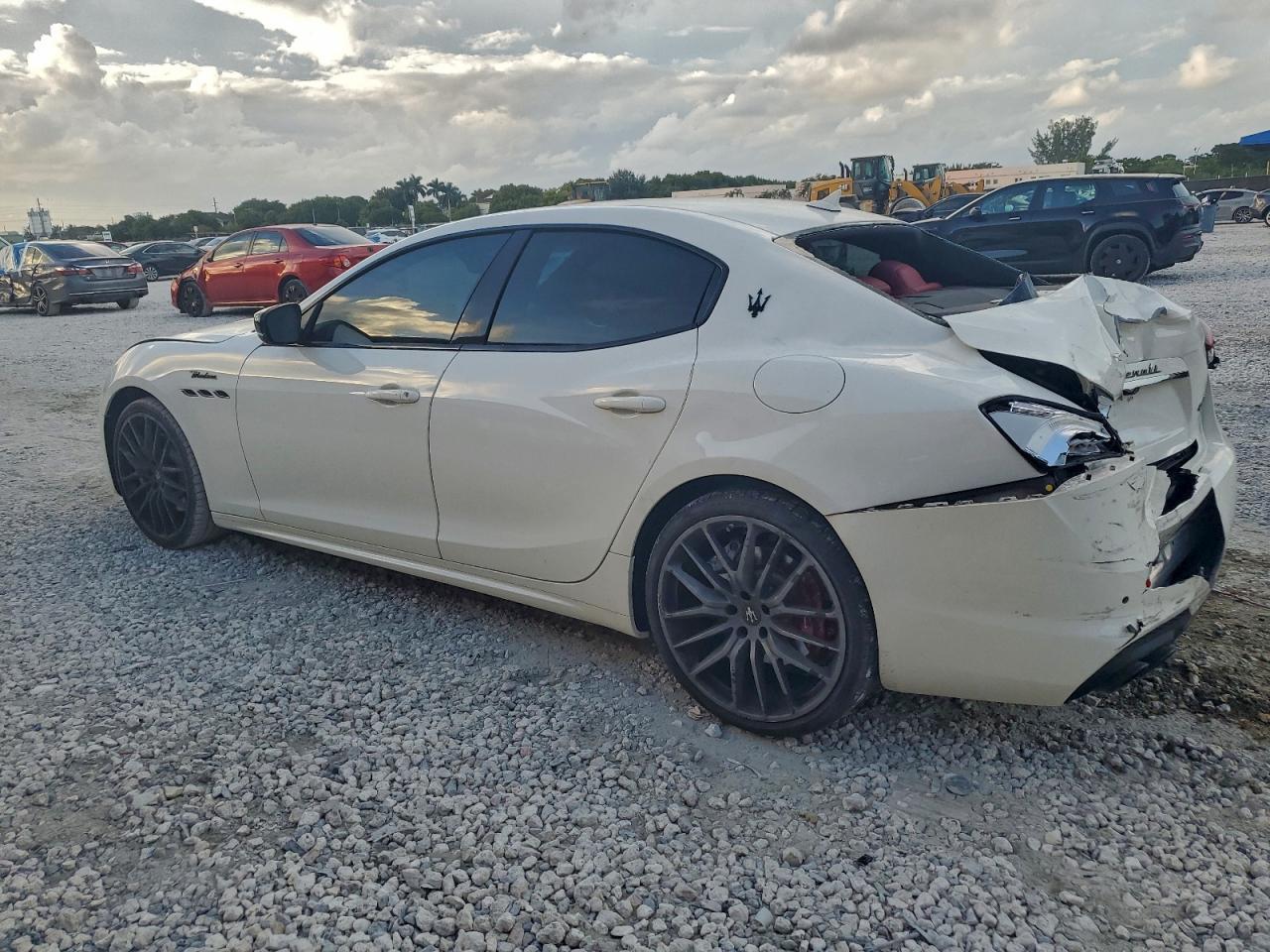 2023 Maserati Ghibli Modena - Image 2