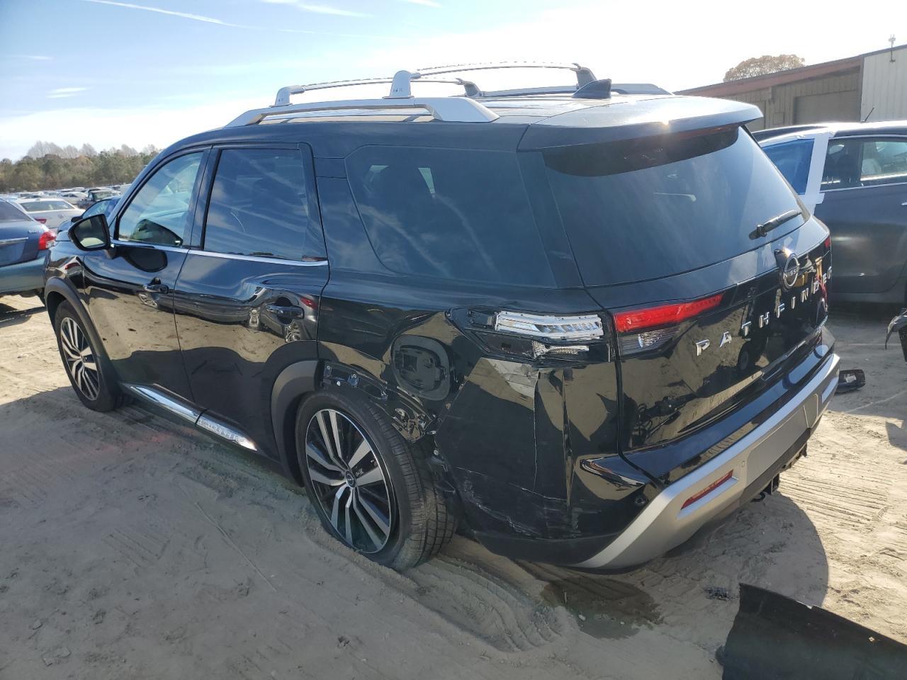 2025 Nissan Pathfinder Platinum - Фото 2