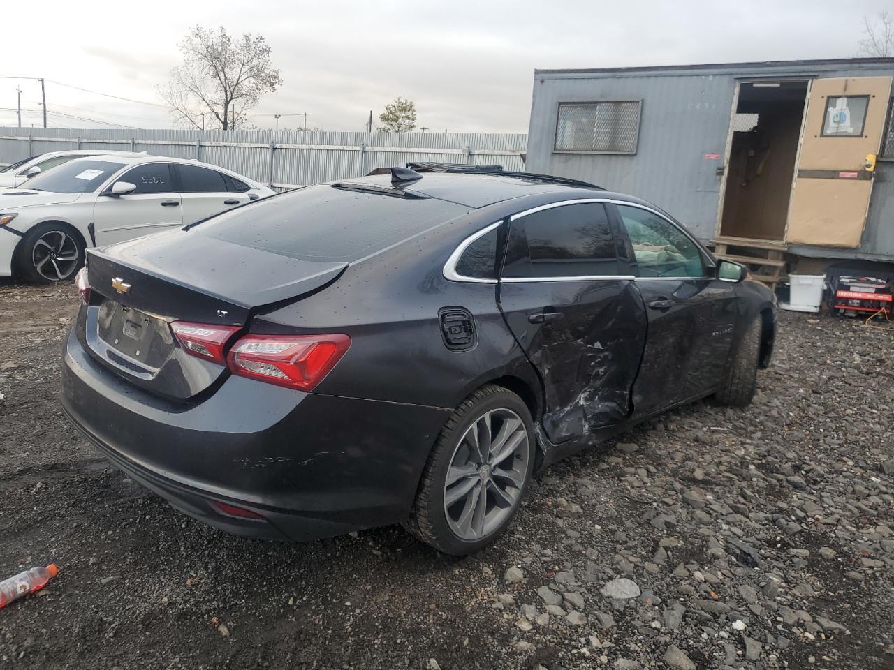 2022 Chevrolet Malibu Lt - Фото 3