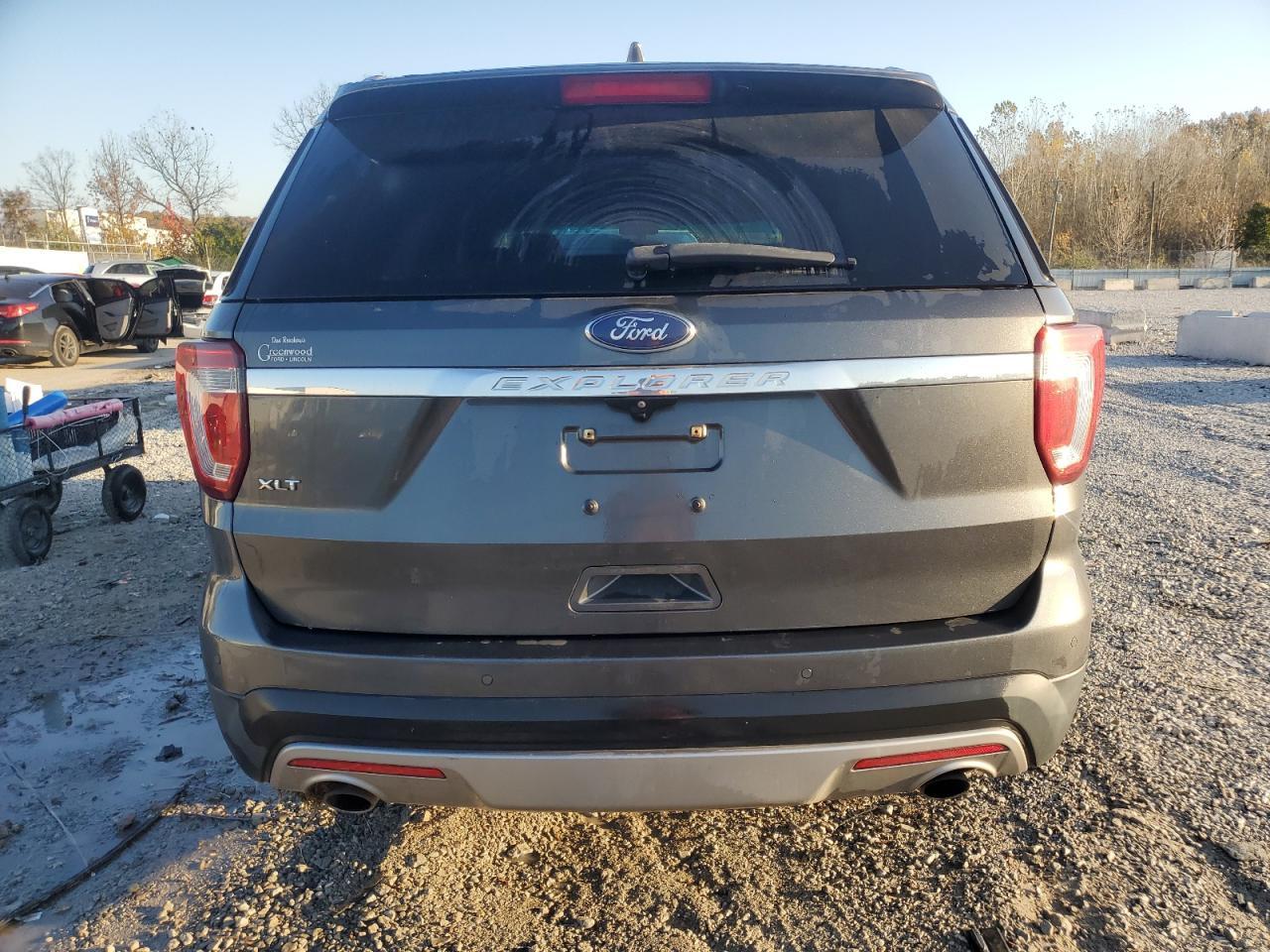 2017 Ford Explorer Xlt - Image 6