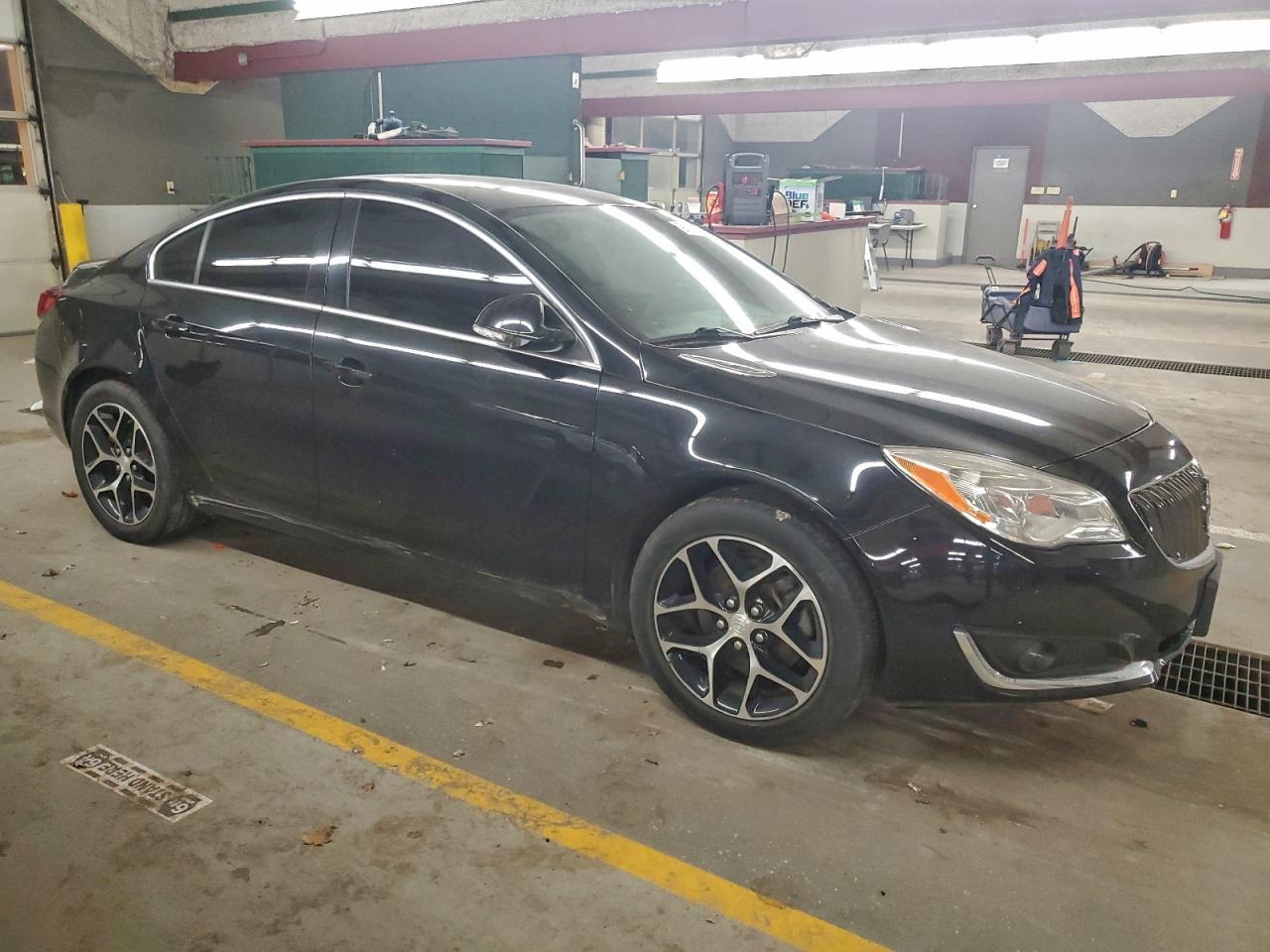 2017 Buick Regal Sport Touring - Фото 4