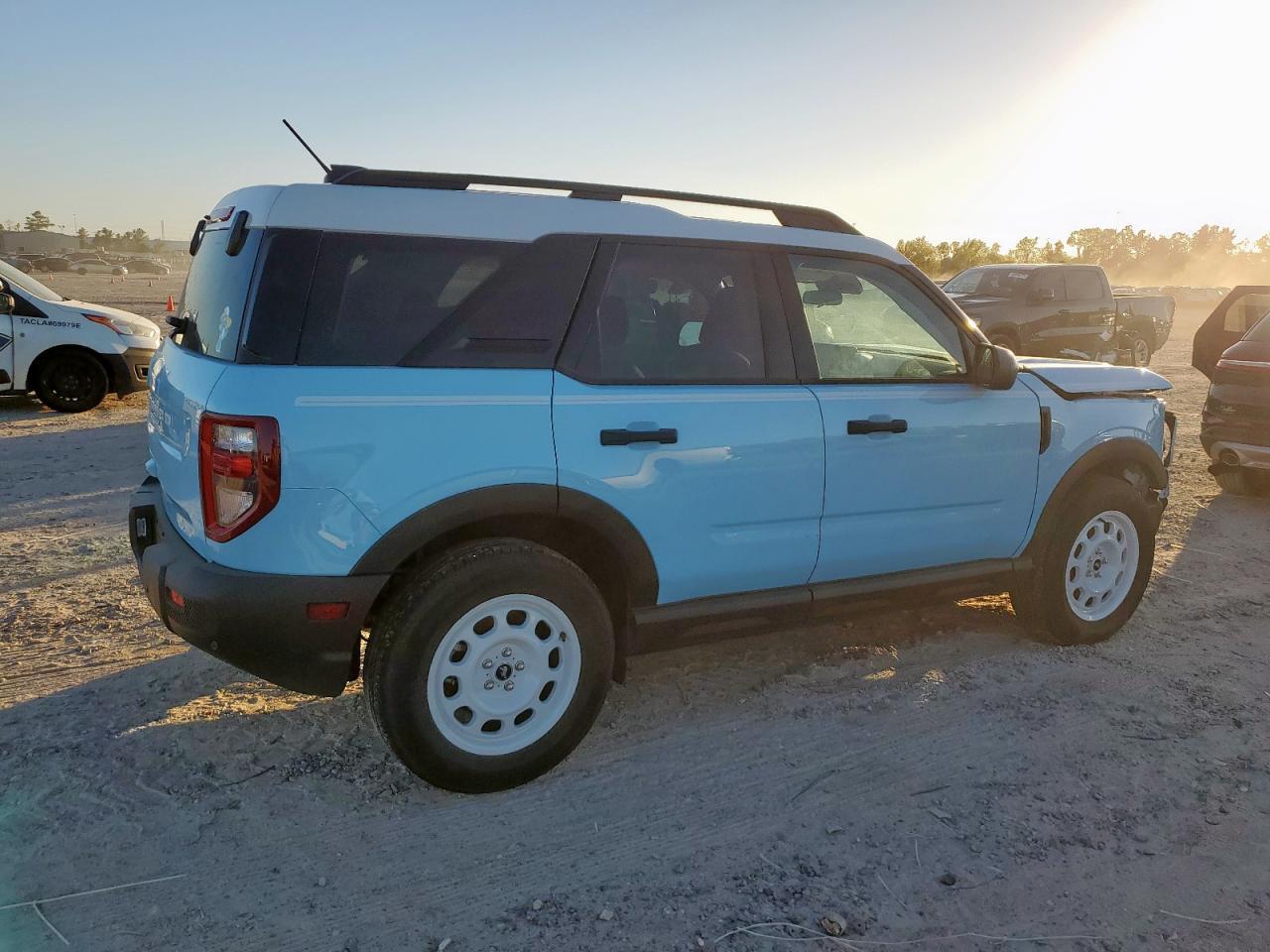 2025 Ford Bronco Sport Heritage - Image 3