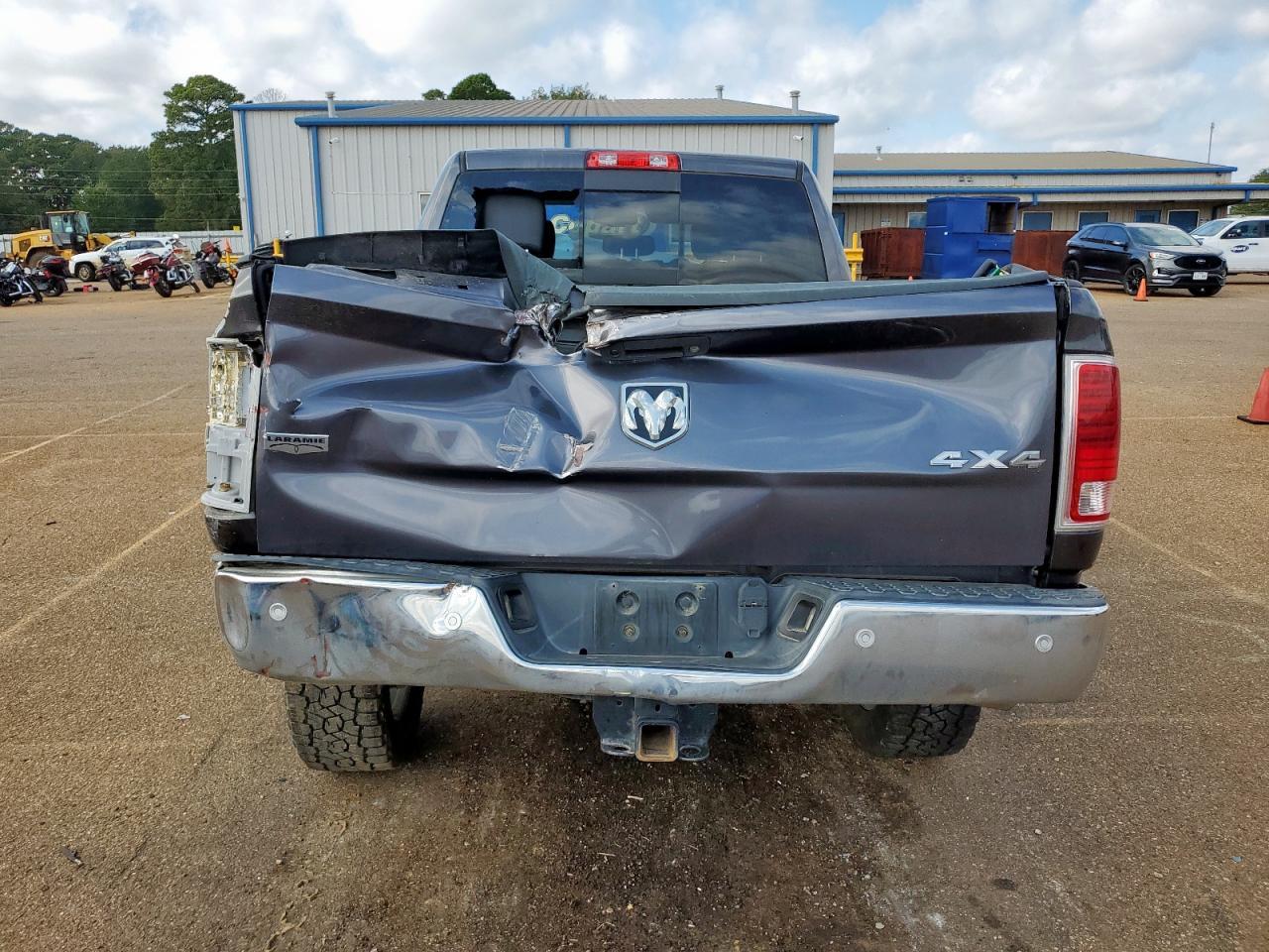 2016 Ram 2500 Laramie - Image 6