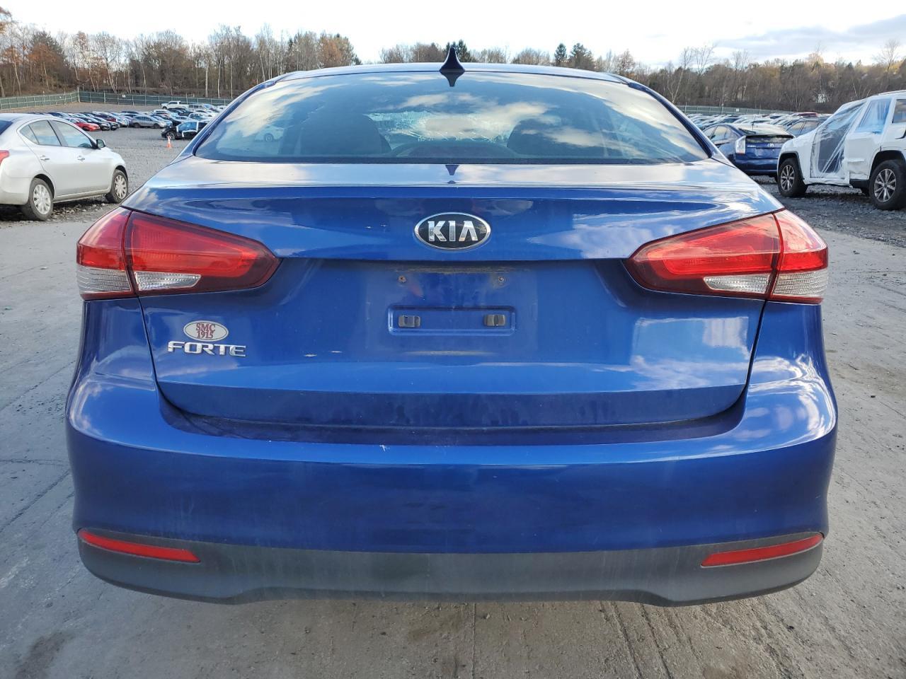2017 Kia Forte Lx - Image 6
