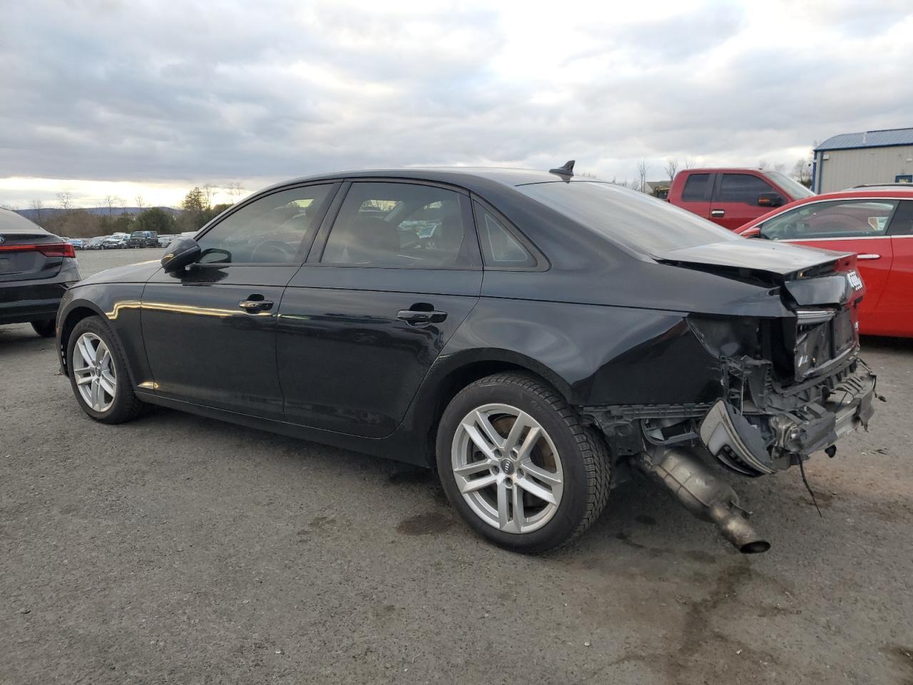 2017 Audi A4 Premium - Фото 2