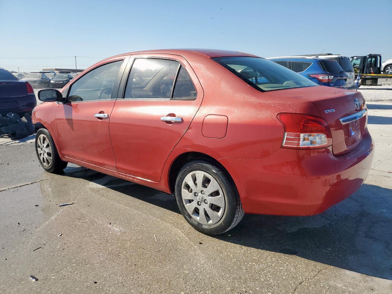 2011 Toyota Yaris Base - Image 2