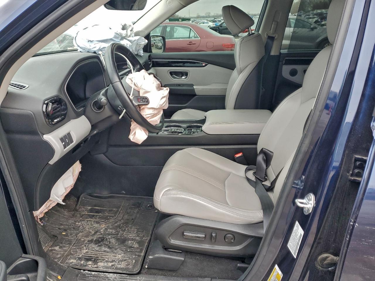 2023 Honda Pilot Touring - Image 7