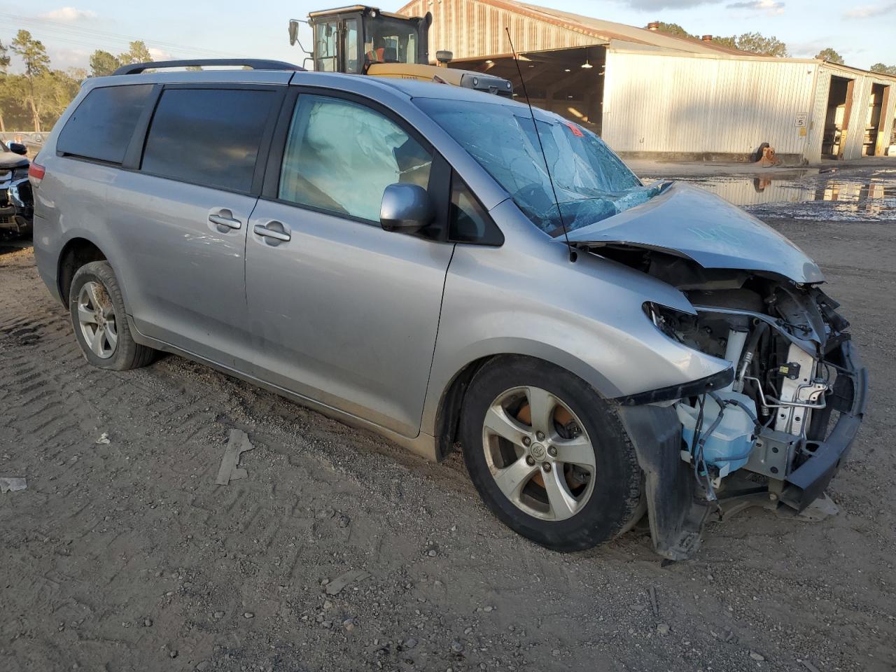 2014 Toyota Sienna Le - Image 4