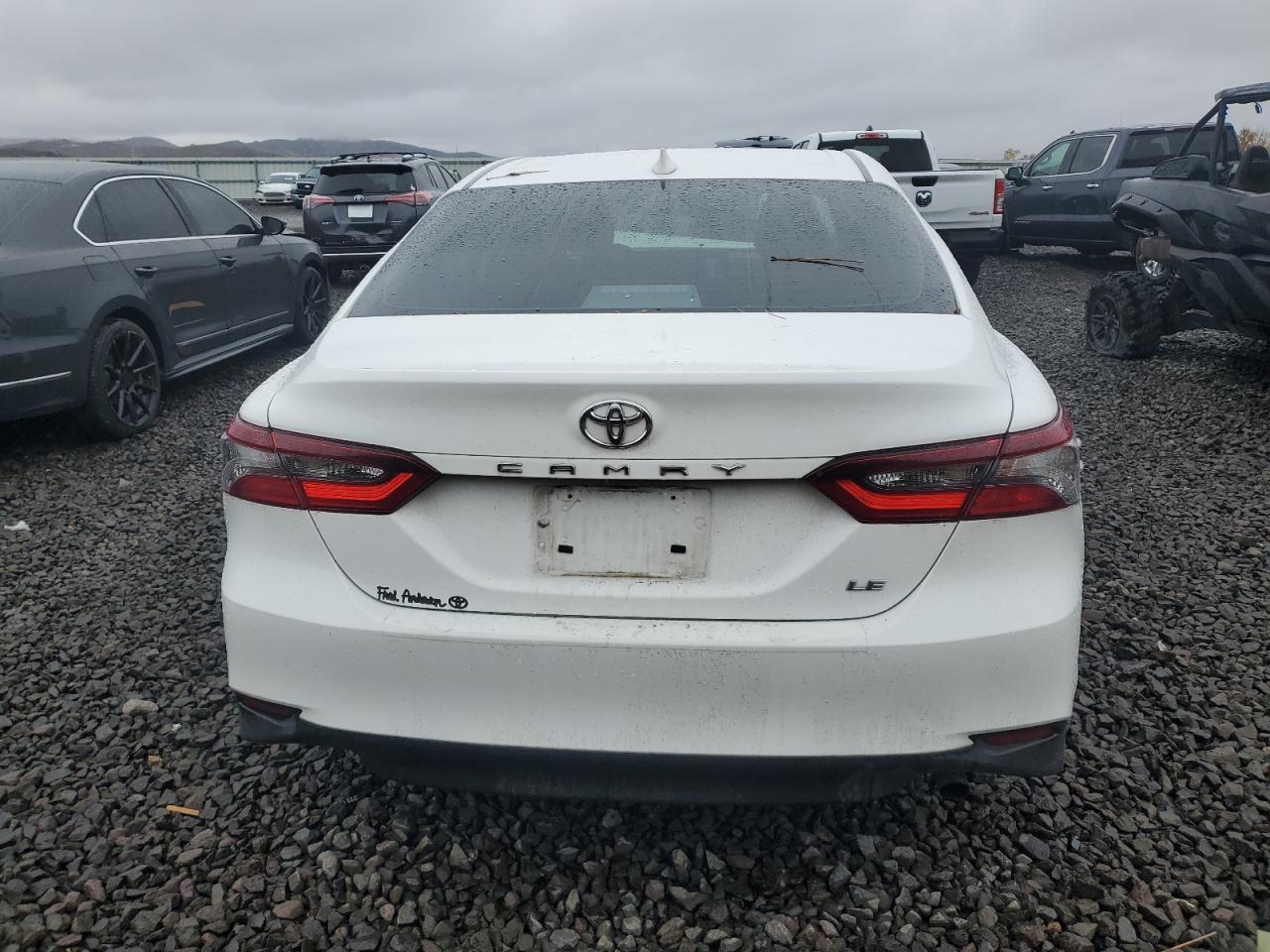 2022 Toyota Camry Le - Фото 6
