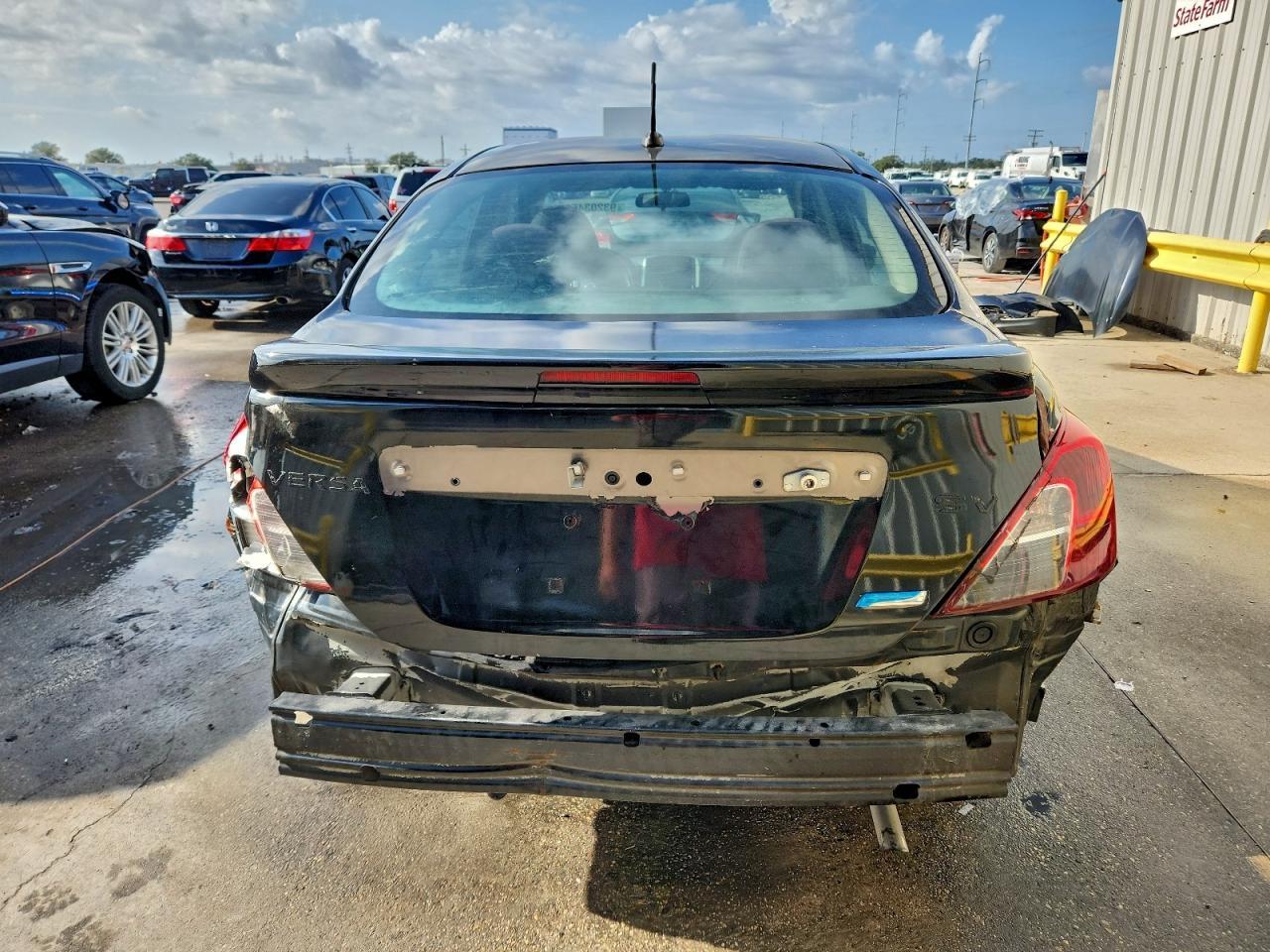 2018 Nissan Versa S - Image 6