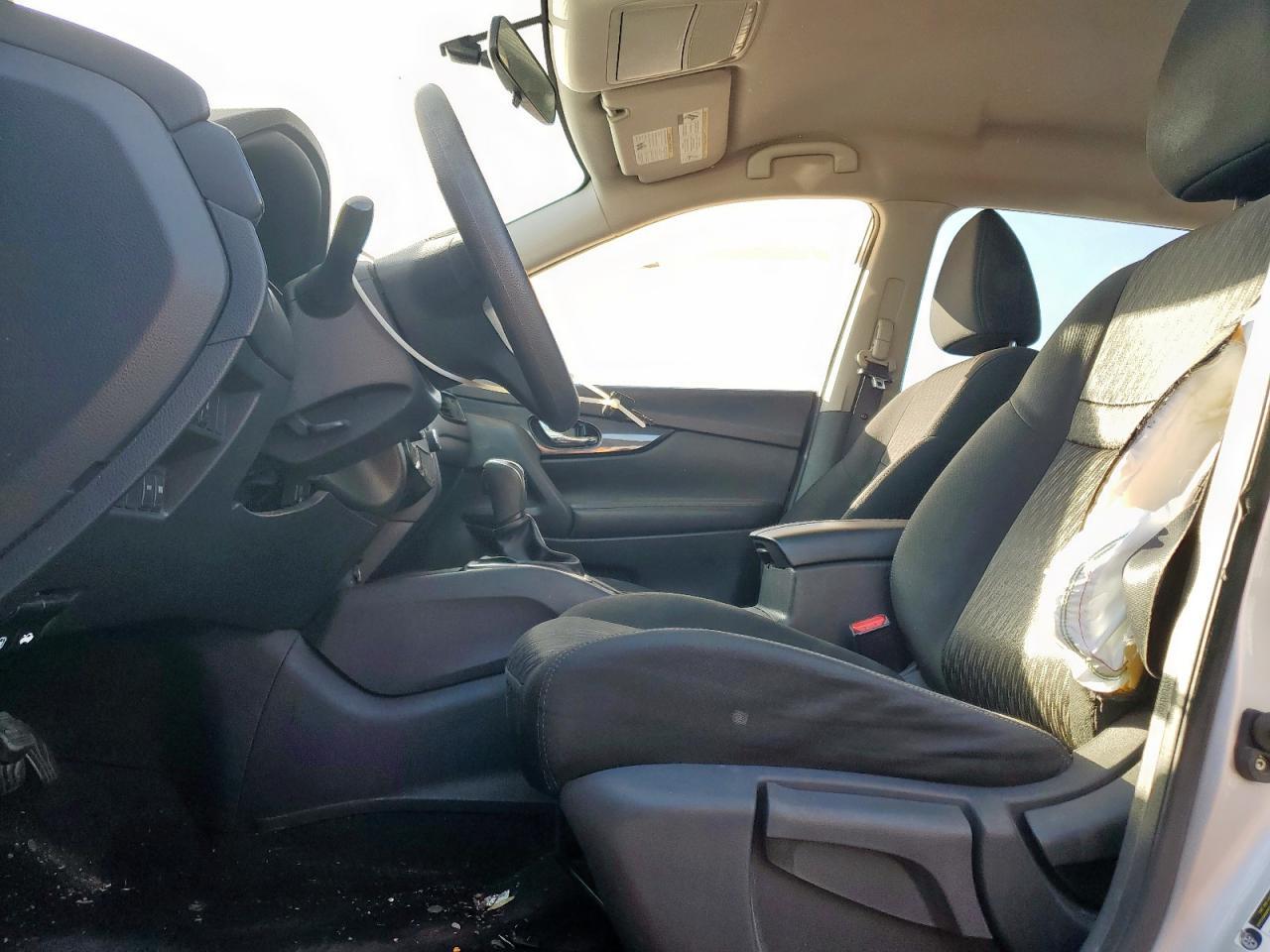 2017 Nissan Rogue S - Image 7