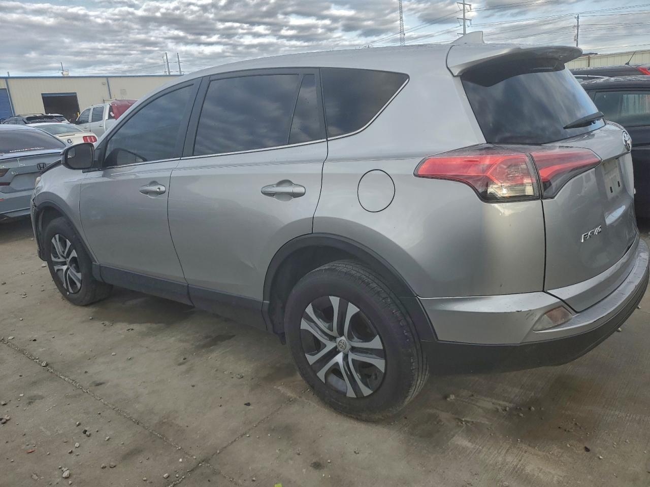 2018 Toyota Rav4 Le - Фото 2