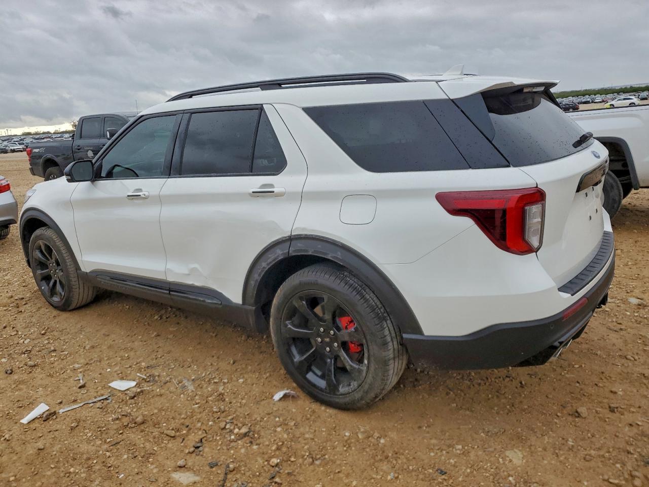 2023 Ford Explorer St - Фото 2