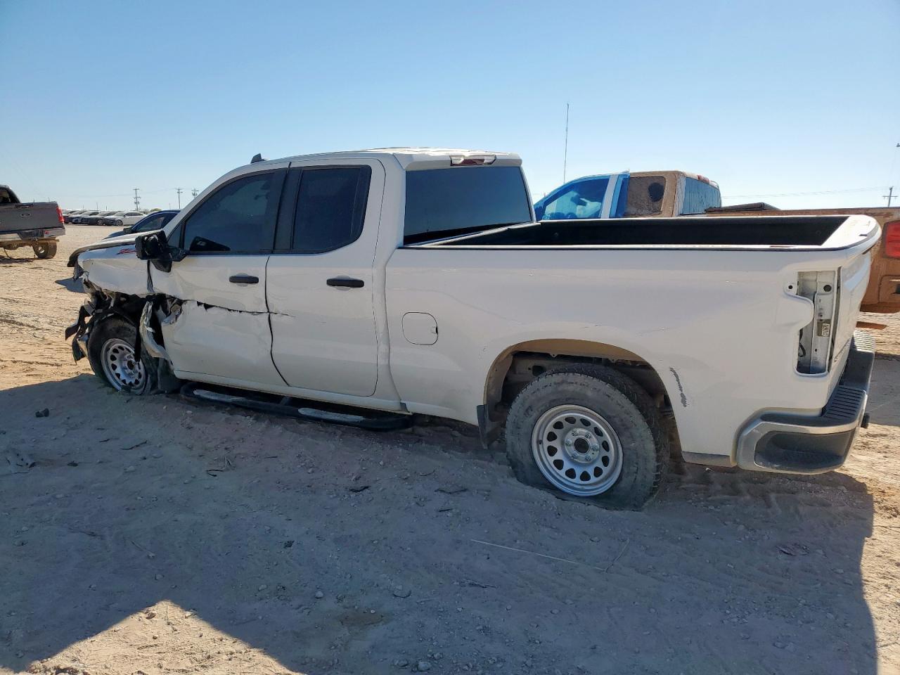 2023 Chevrolet Silverado K1500 - Фото 2