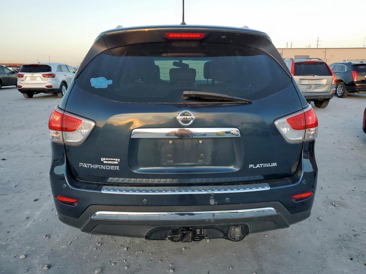 2013 Nissan Pathfinder S - Image 6