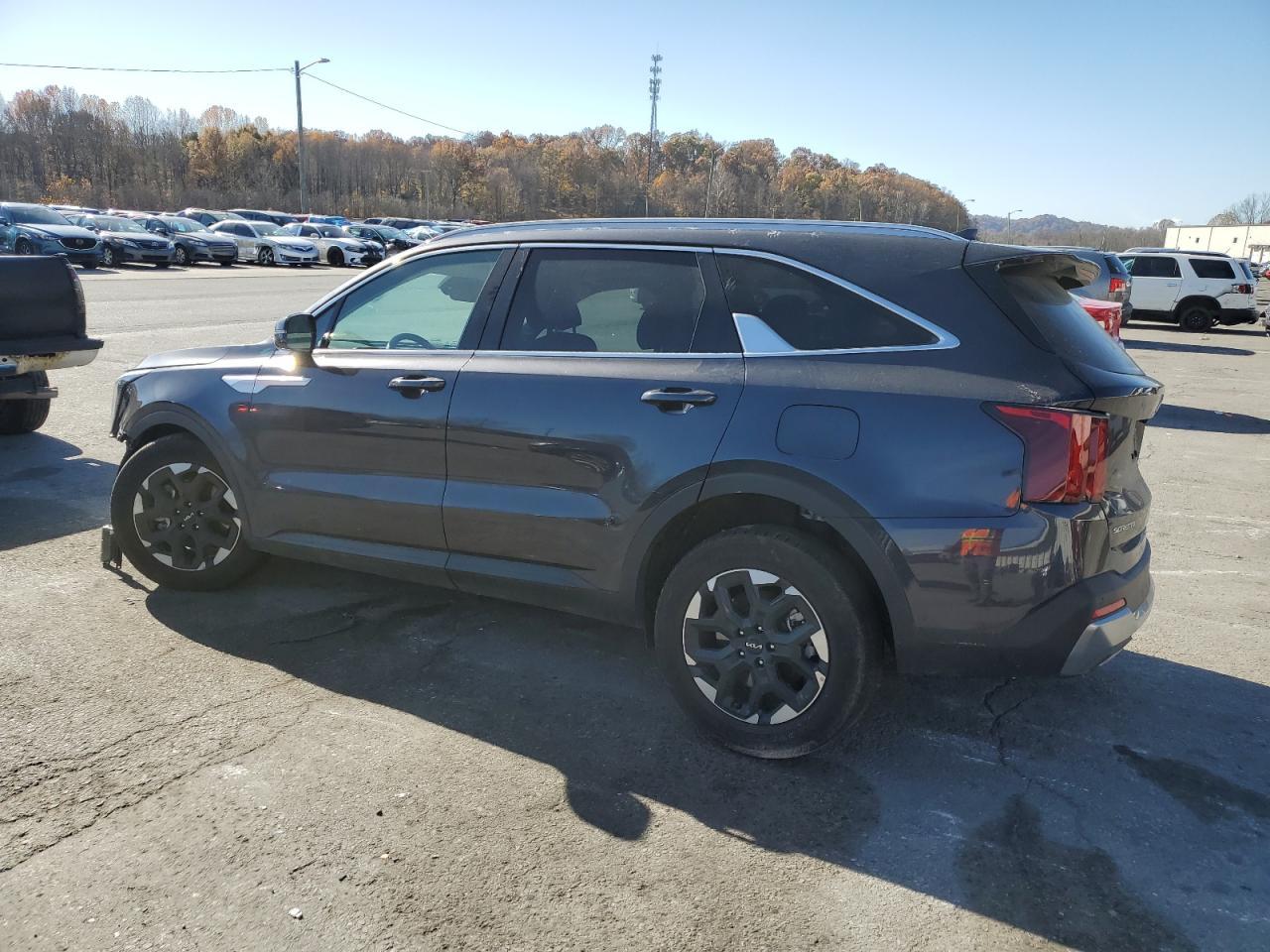 2025 Kia Sorento S - Фото 2