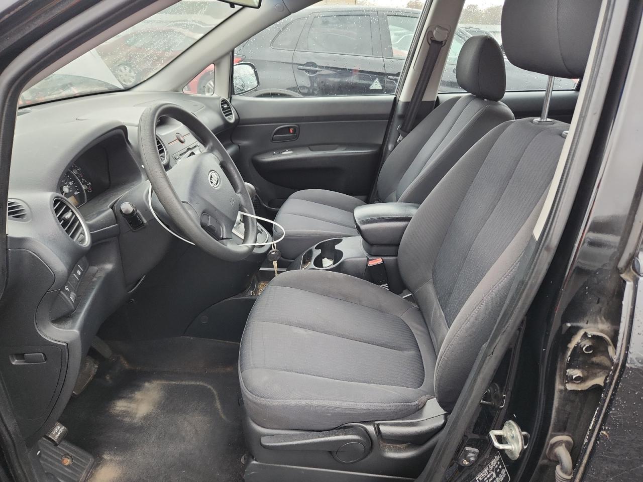 2008 Kia Rondo Base - Фото 7