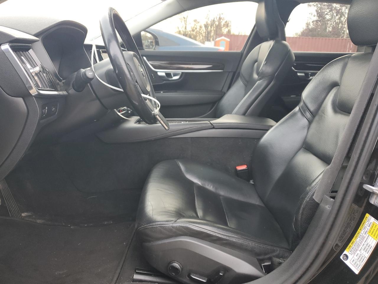 2018 Volvo S90 T5 Momentum - Image 7