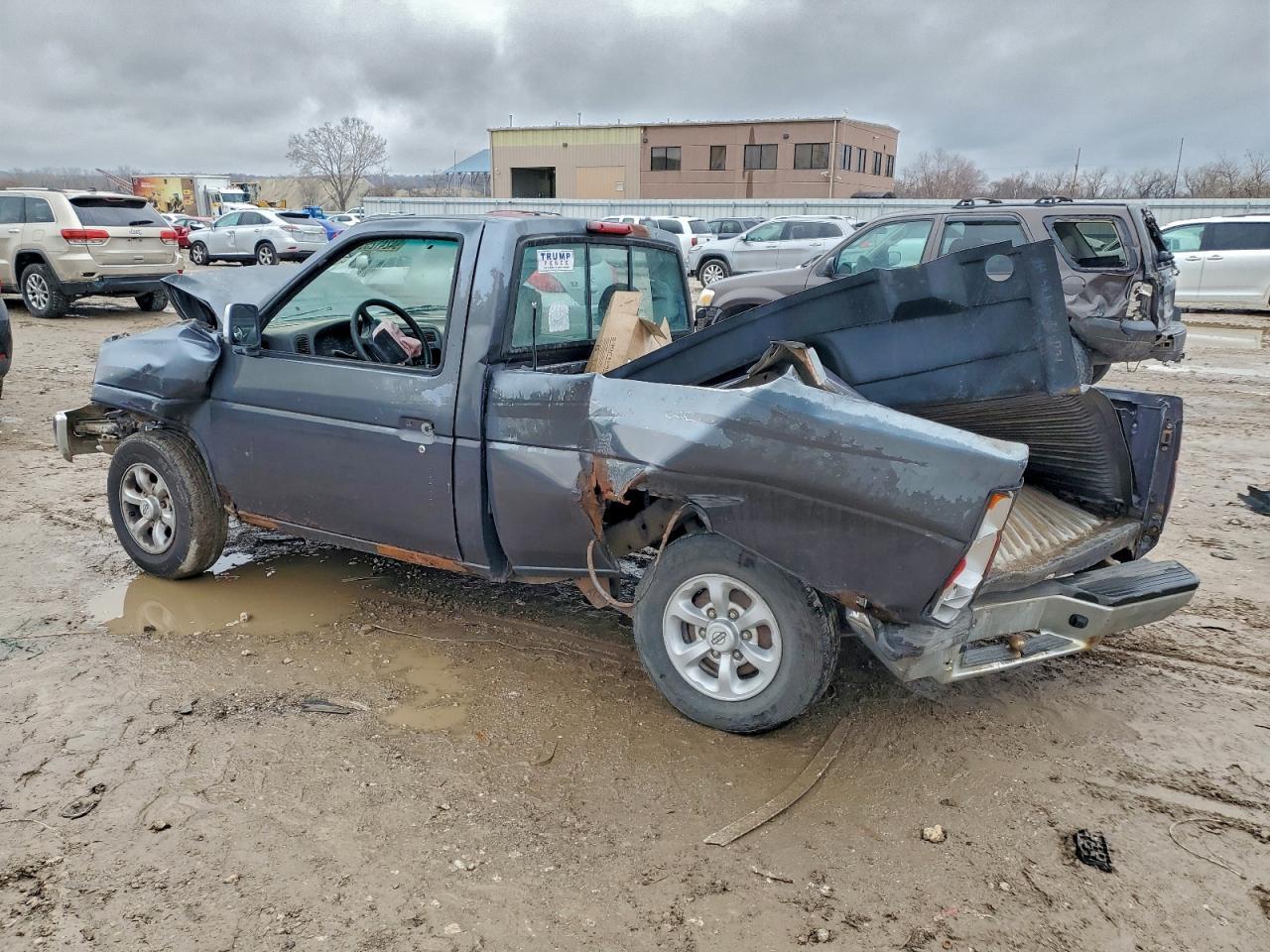 1996 Nissan Pickup - Image 2